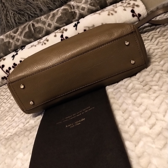 Kate Spade Purse. - Picture 5 of 7